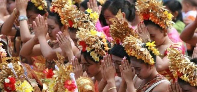 Kenali 5 hal tentang suku suku di pulau Bali dan Nusa Tenggara
